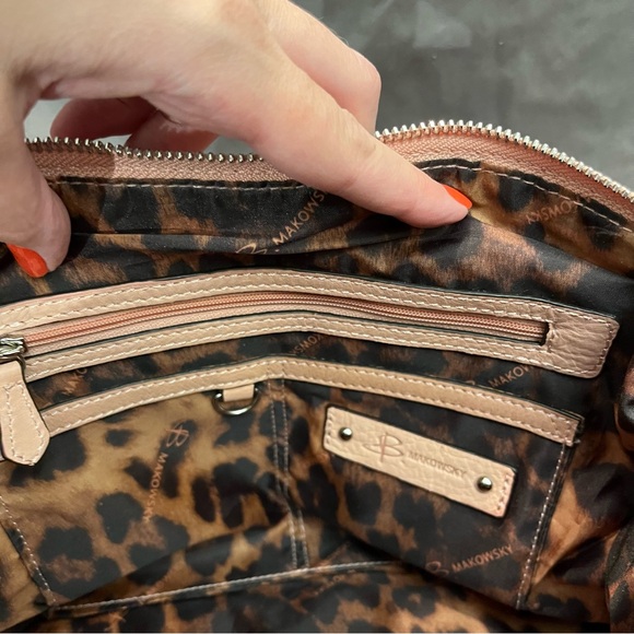 B.Makowsky Pale Pink Pebble Leather Medium Shoulder Bag Purse Silver Pockets EUC - Picture 14 of 16